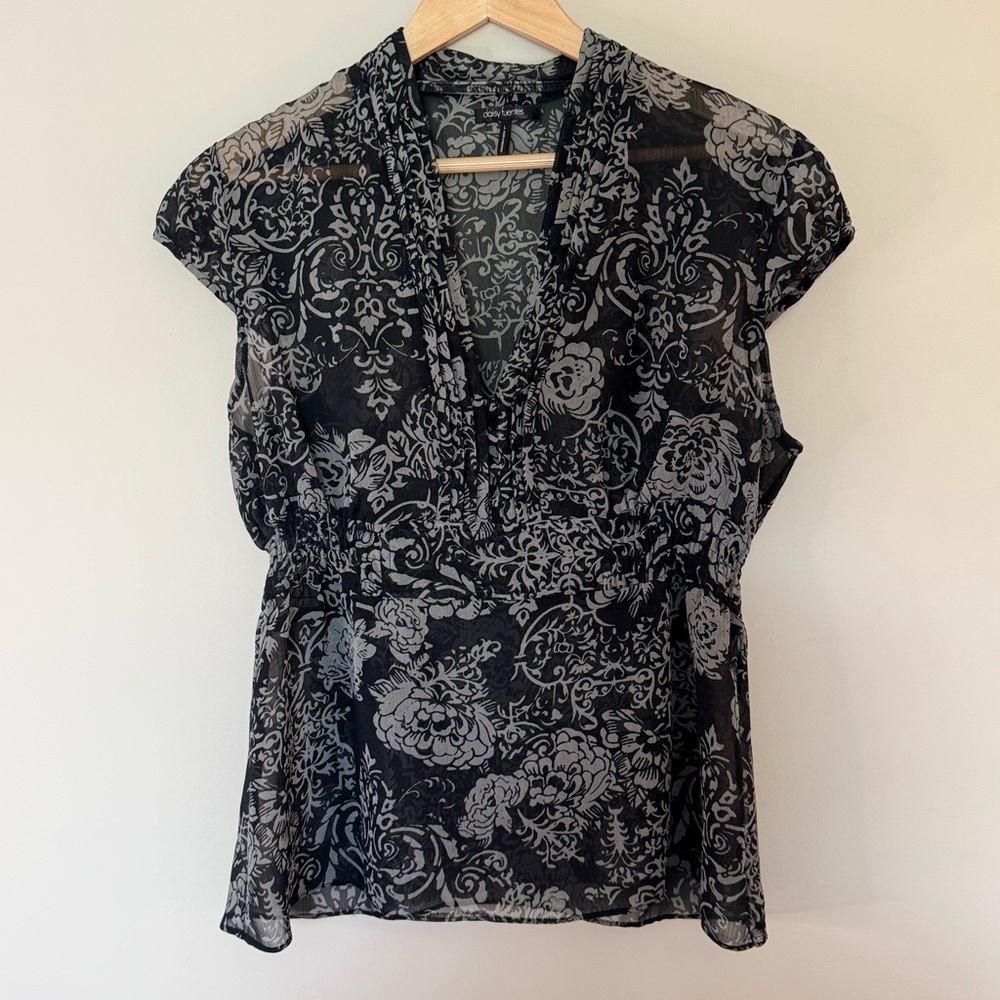 Daisy Fuentes Y2K Black and Gray Patterned Babydoll Style Blouse | Size L